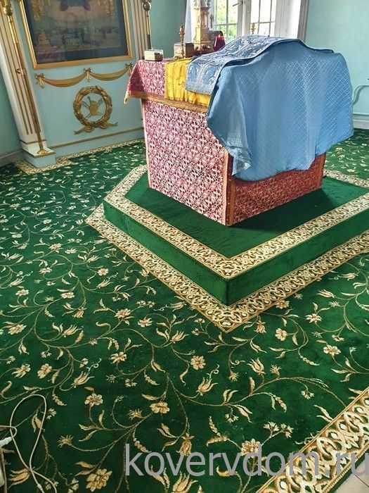 Полушерстяное ковровое покрытие в храм с укладкой в алтарь на солею и дорожка Полушерстяное ковровое покрытие в храм с укладкой в алтарь на солею и дорожка
